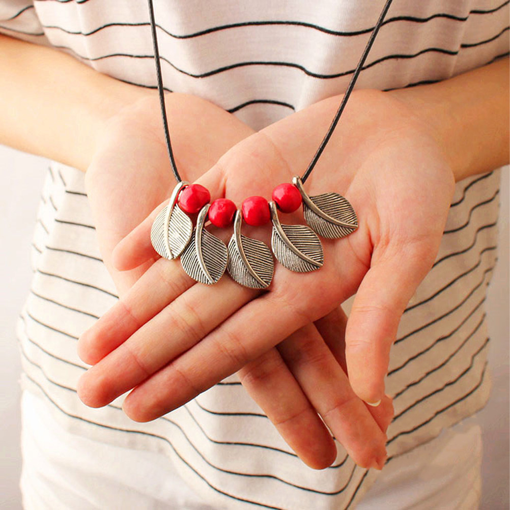 Ceramic Floral Leaves Necklace - Unique Women'S Formal Wear 评论和价格