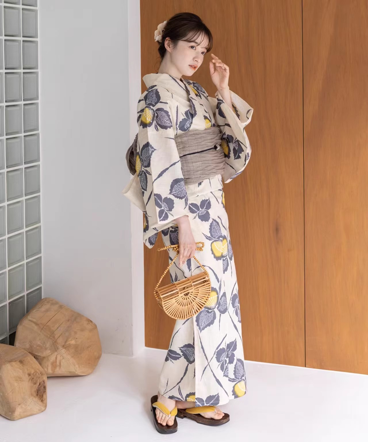 Japanese Kimono / Yukata for W - Women Formal Wear Photoshoot 评论和价格
